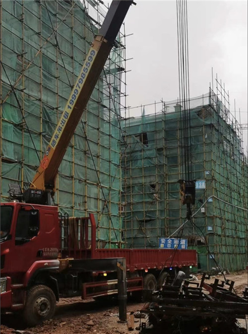 朔城区“慢工细活”—— 吊车的 “微动控制” 技术